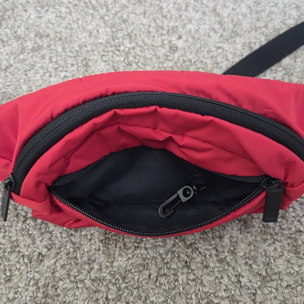 Adidas Trefoil Red Black Fanny Pack‎ Waist Bag Crossbody Padded EUC - Picture 5 of 13